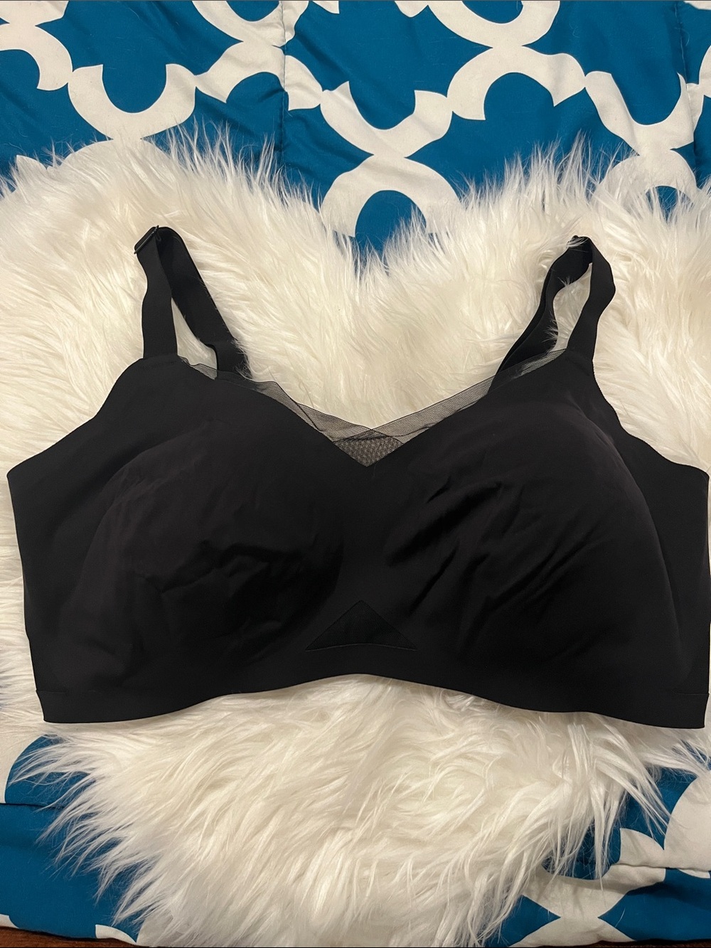 Honeylove Black Wireless Bra with Mesh Trim, so comfy as an every day bra! 40DDD